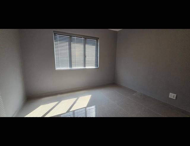 2 BEDROOM PROPERTY TO RENT IN NORTH BEACH
